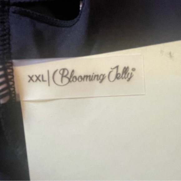 Blooming Jelly one piece bathing suit - Picture 3 of 4